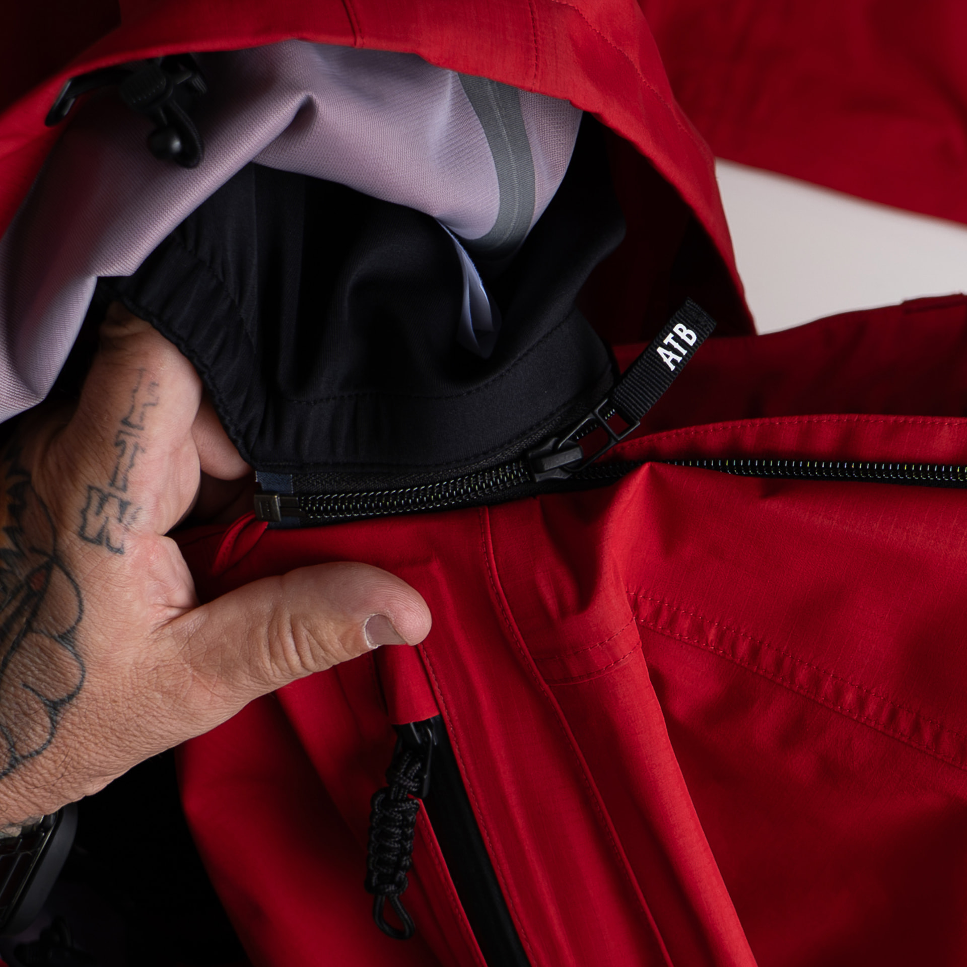 Close-up of the 1910 jacket powder skirt zipper connecting to the pant waistband