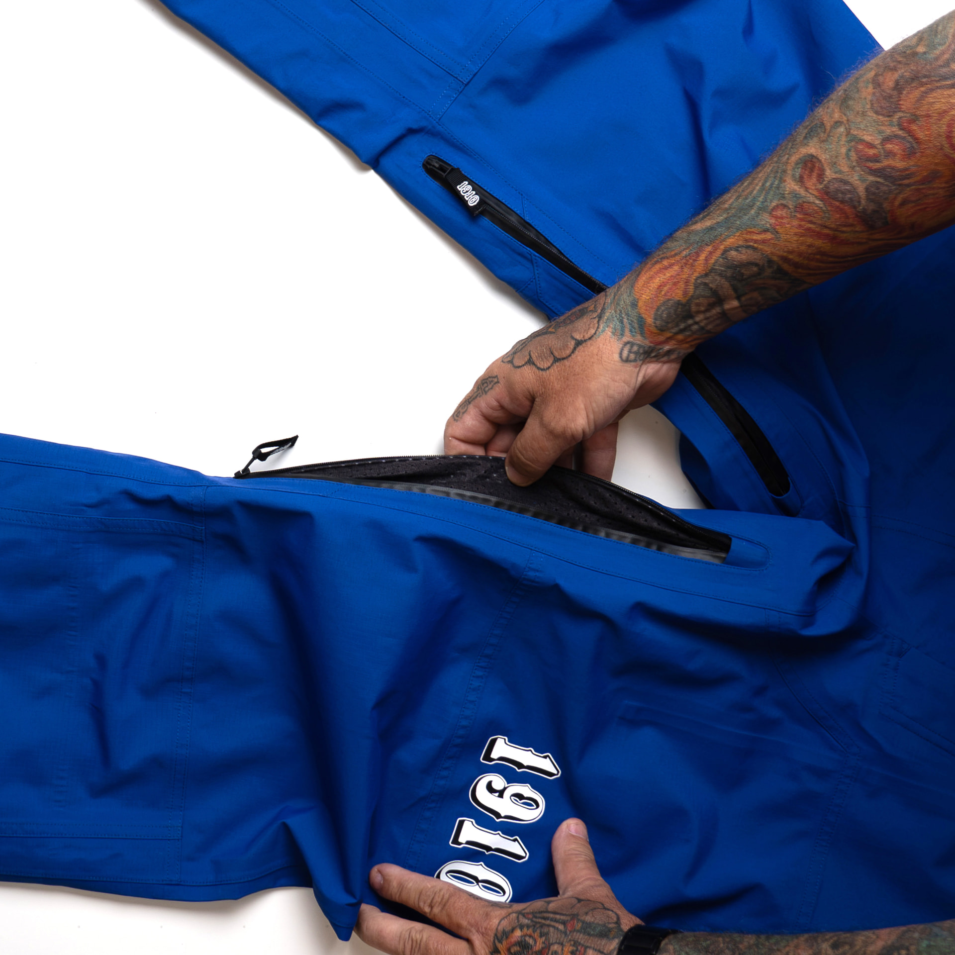 Extra-long mesh-backed internal leg vents on the blue Yorkshire Pant